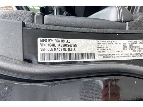 Used 2024 Jeep Grand Cherokee Laredo X w/ Luxury Tech Group I image 35