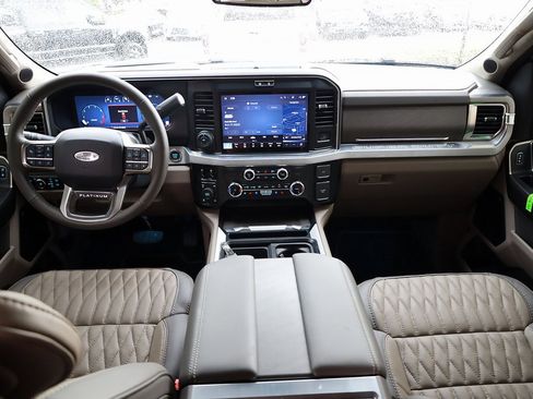 Used 2025 Ford F350 Platinum w/ Platinum Plus Package image 23