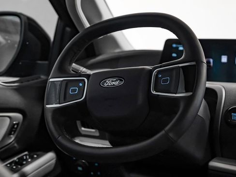 Used 2025 Ford Expedition Max Active AWD/4WD image 19