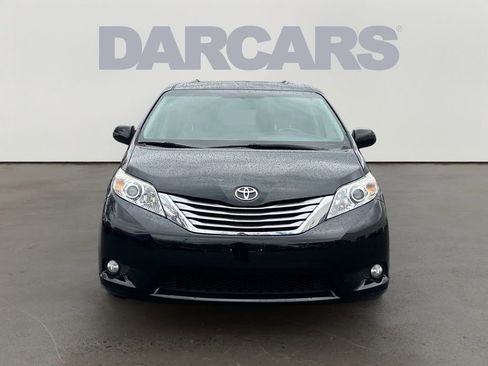 Used 2017 Toyota Sienna XLE w/ XLE Navigation Package image 2