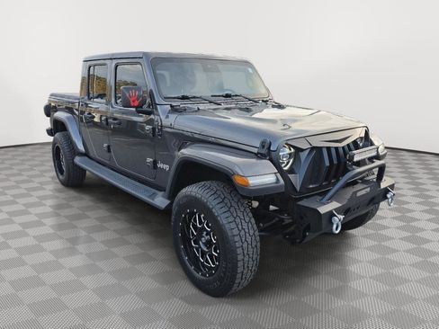 Used 2020 Jeep Gladiator Overland image 3