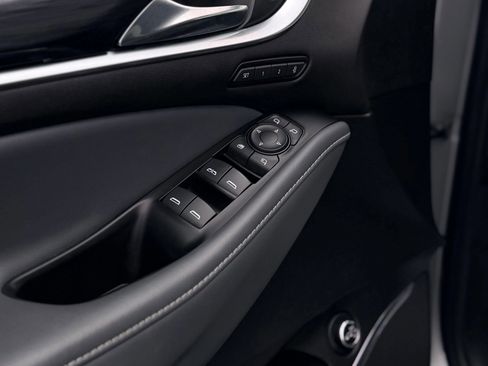 Used 2024 Buick Enclave Premium image 13