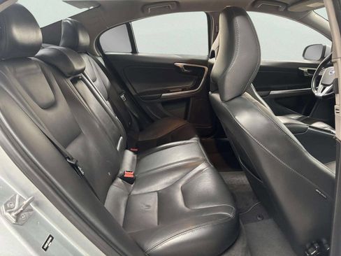 Used 2017 Volvo S60 T5 Dynamic image 18