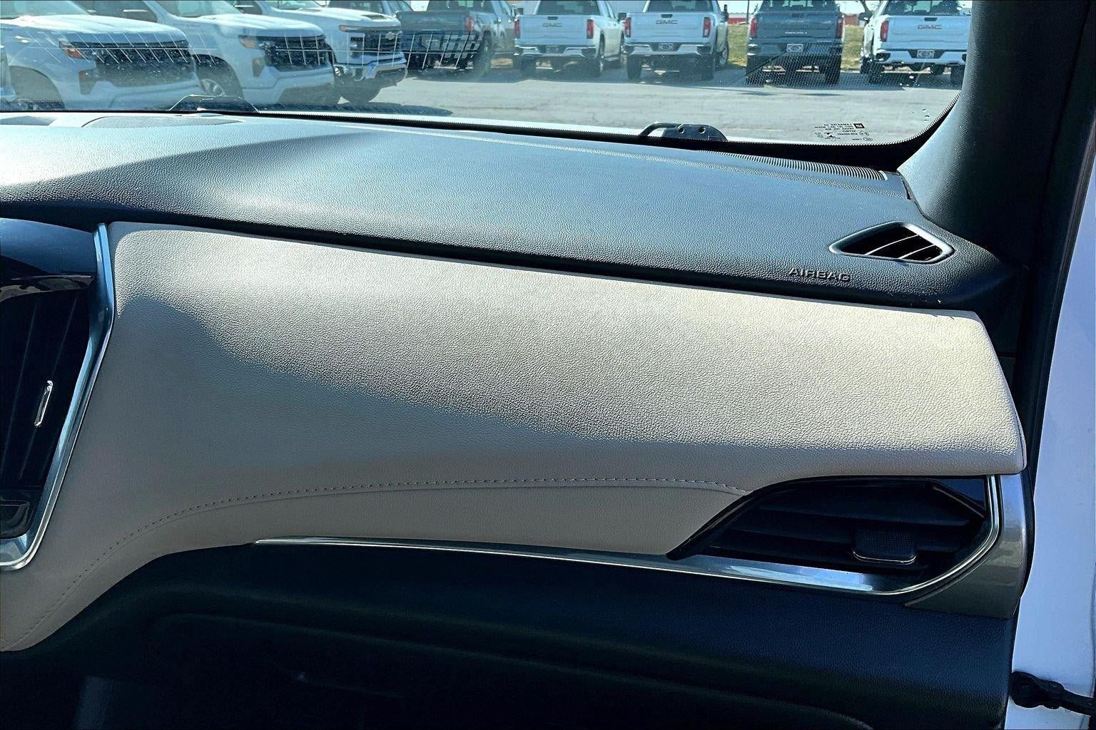 Used 2022 Chevrolet Traverse LS AWD/4WD image 17