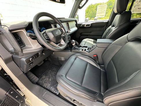 New 2026 Ford Bronco Outer Banks w/ Sasquatch Package AWD/4WD image 17