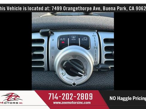 Used 2013 smart fortwo pure RWD image 23