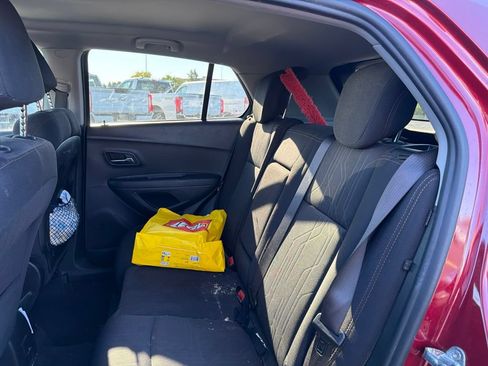 Used 2019 Chevrolet Trax LT FWD image 10