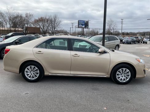 Used 2012 Toyota Camry LE image 9