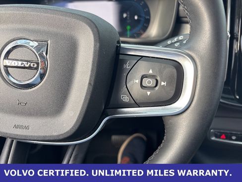 Certified 2025 Volvo XC40 B5 Plus image 22