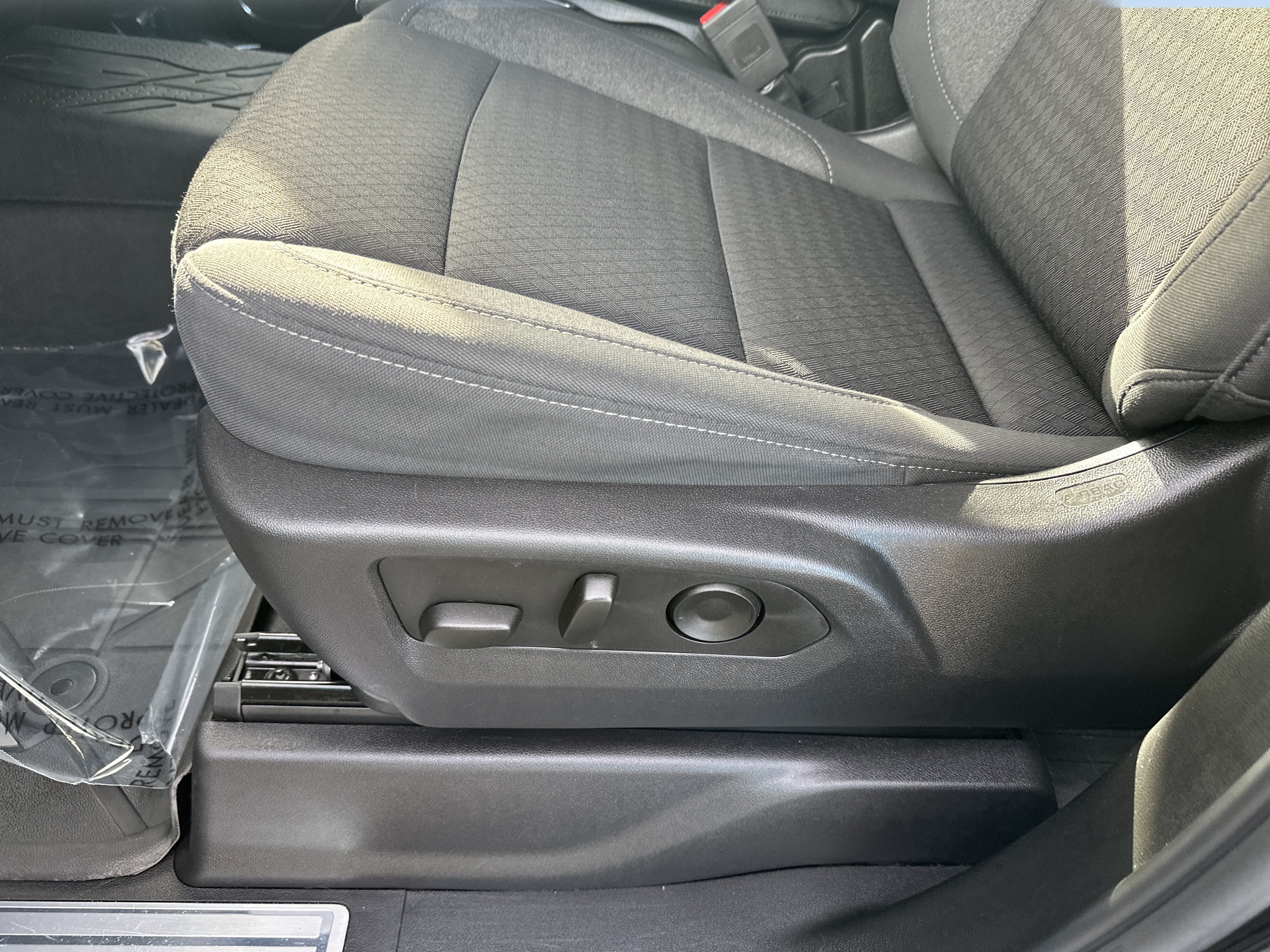 Certified 2024 Chevrolet Silverado 1500 LT AWD/4WD image 14
