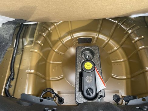 Used 2012 Ford Mustang Shelby GT500 w/ SVT Performance Pkg image 29