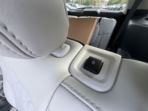 New 2026 Ford Explorer Platinum w/ LUX Leather Package AWD/4WD image 37