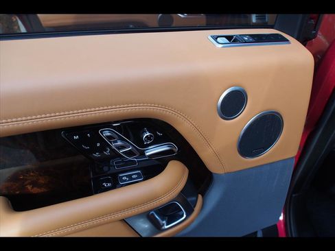 Used 2018 Land Rover Range Rover Autobiography image 29