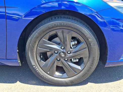 Certified 2023 Hyundai Elantra SEL w/ Preferred Accessory Package FWD image 8