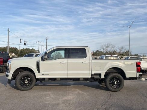 New 2026 Ford F250 Lariat w/ Black Appearance Package image 18