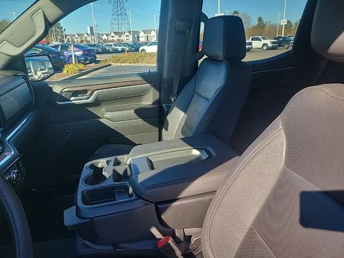 Used 2025 GMC Sierra 1500 SLT image 23