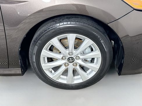 Used 2023 Toyota Camry XSE image 11