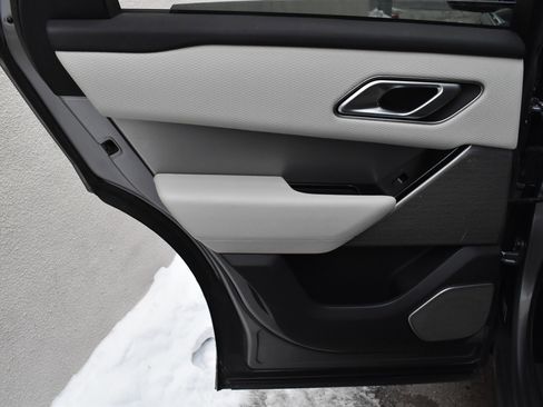 Used 2020 Land Rover Range Rover Velar R-Dynamic S image 28