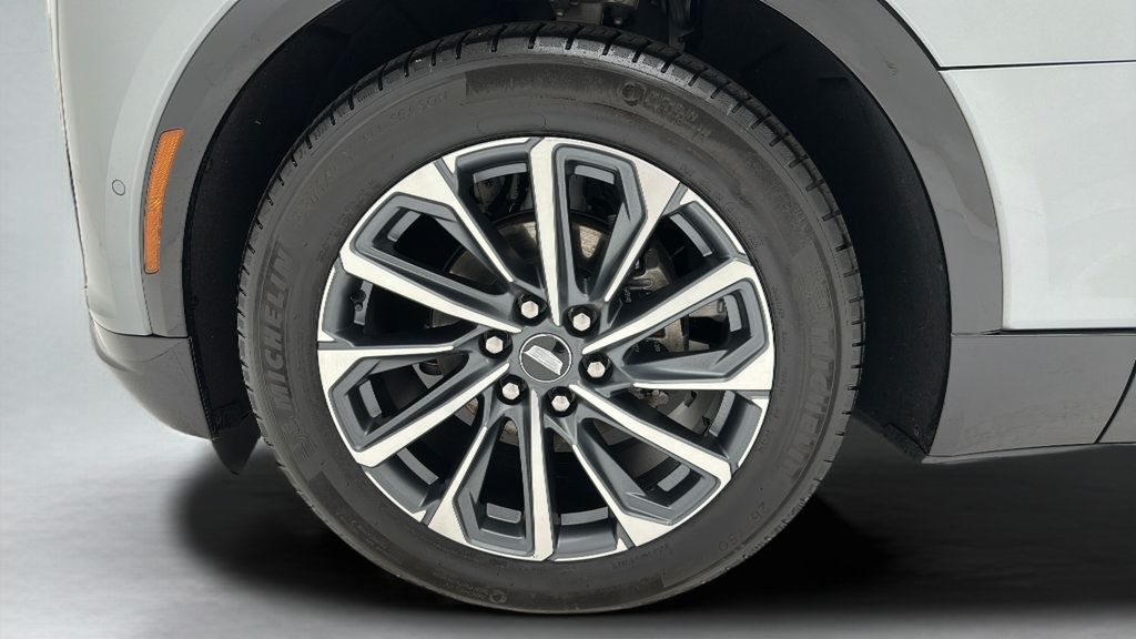 Used 2024 Cadillac Lyriq Sport AWD/4WD image 9