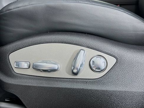 Certified 2026 Porsche Macan AWD/4WD image 22