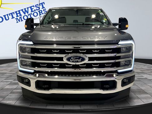 Used 2026 Ford F250 Lariat AWD/4WD image 2