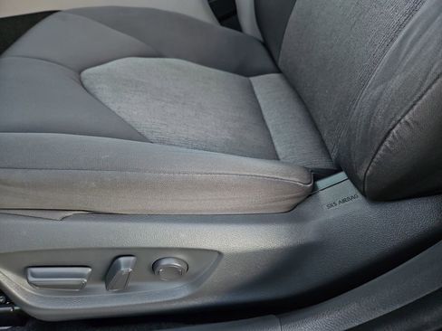 Used 2018 Toyota Camry LE image 20