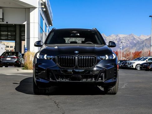 New 2026 BMW X5 xDrive50e image 8