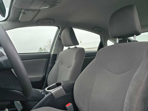 Used 2014 Toyota Prius Three image 25