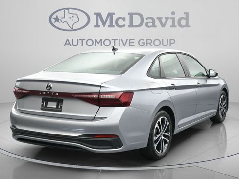 Used 2025 Volkswagen Jetta Sport FWD image 8