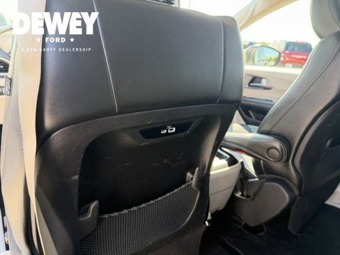 Used 2023 Chrysler Pacifica Touring-L FWD image 31