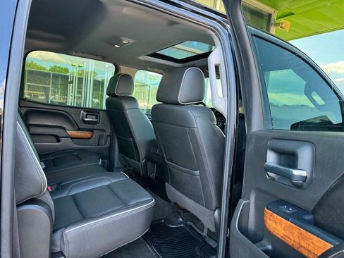 Used 2017 Chevrolet Silverado 1500 High Country AWD/4WD image 17