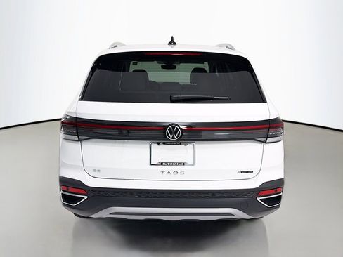 New 2026 Volkswagen Taos SE AWD/4WD image 6