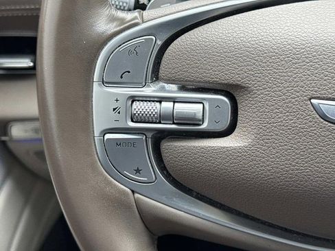 Used 2023 Genesis GV80 2.5T w/ Prestige Package image 25