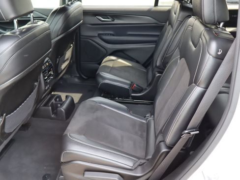 Used 2023 Jeep Grand Cherokee L Laredo AWD/4WD image 33
