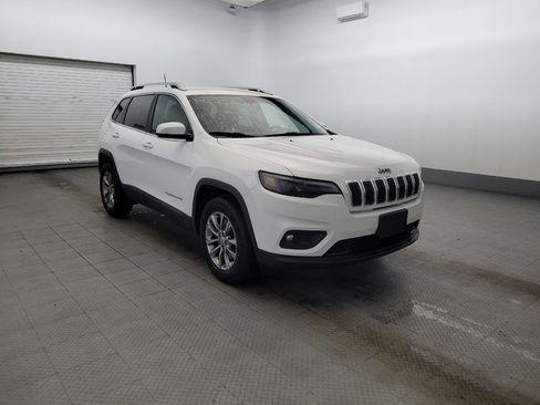 Used 2019 Jeep Cherokee Latitude Plus w/ Cold Weather Group AWD/4WD image 13