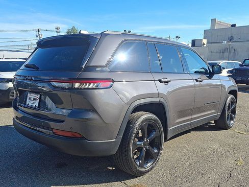 Certified 2023 Jeep Grand Cherokee Altitude AWD/4WD image 31