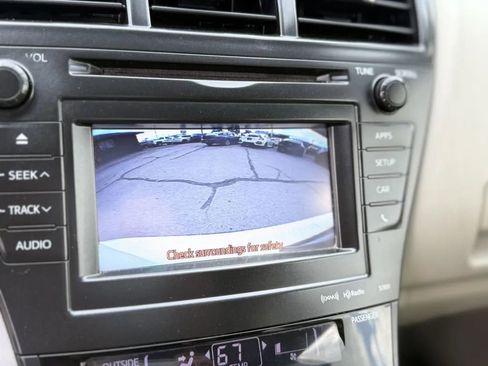 Used 2013 Toyota Prius V Five image 32