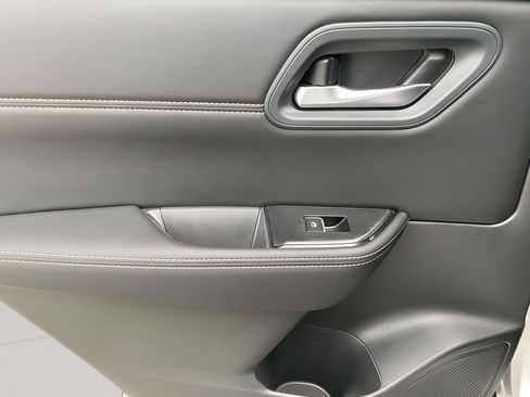 Used 2023 Nissan Rogue SL w/ SL Premium Package FWD image 13