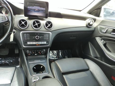Used 2018 Mercedes-Benz CLA 250 image 45