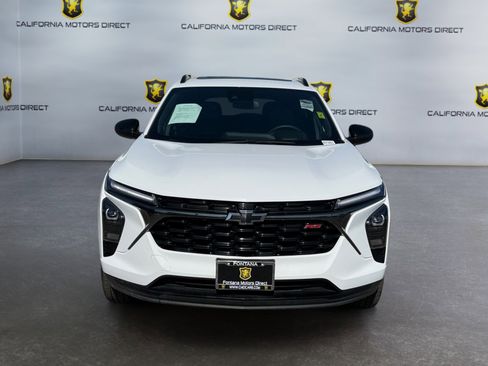 Used 2025 Chevrolet Trax RS w/ Sunroof Package FWD image 8
