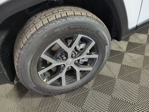 New 2025 Jeep Grand Cherokee Limited AWD/4WD image 8