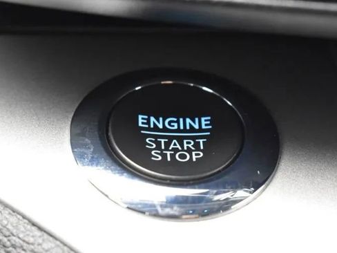 Used 2022 Ford Explorer XLT AWD/4WD image 27