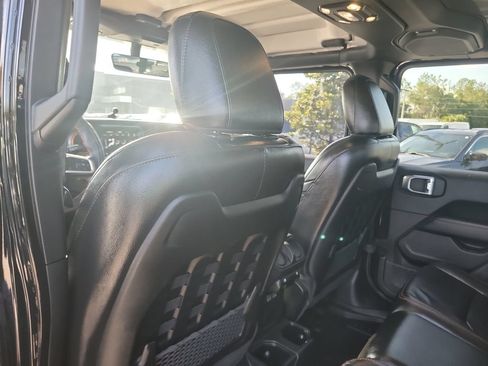 Used 2022 Jeep Gladiator Mojave w/ LED Lighting Group AWD/4WD image 11