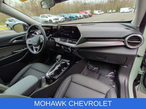 Used 2026 Chevrolet Trax ACTIV w/ Driver Confidence Package FWD image 28