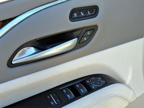 Used 2024 Cadillac Escalade ESV Sport Platinum AWD/4WD image 15