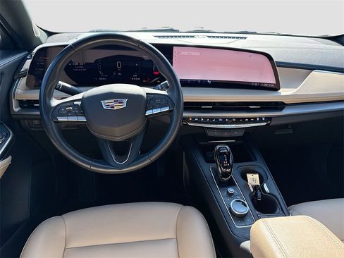 Used 2024 Cadillac XT4 Luxury image 21