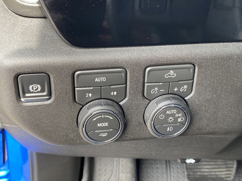 Used 2026 Chevrolet Silverado 1500 RST w/ RST Select Package image 14