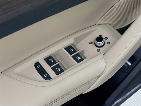 Used 2024 Audi Q5 e Premium Plus image 19