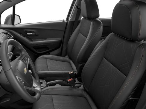 Used 2018 Chevrolet Trax LT w/ LT Convenience Package FWD image 7