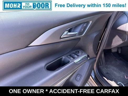 Used 2025 Chevrolet Traverse LT w/ Midnight/Sport Edition FWD image 13